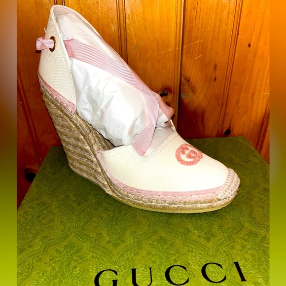 BNWT!!! Gucci Wedge Canvas Pretty in Pink Tie Wrap Up Sandals - Picture 2 of 9